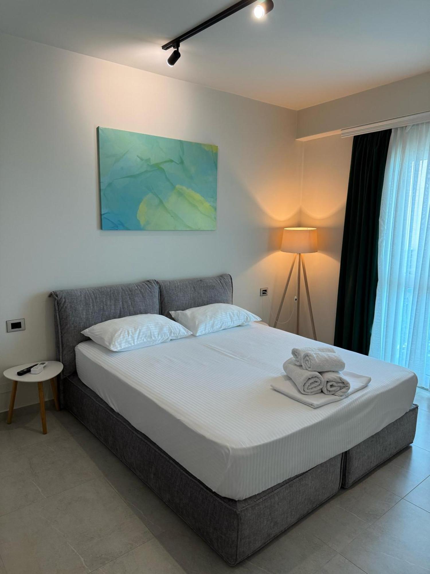 Stay-Five Rooms & Apartments Шкодер Екстер'єр фото